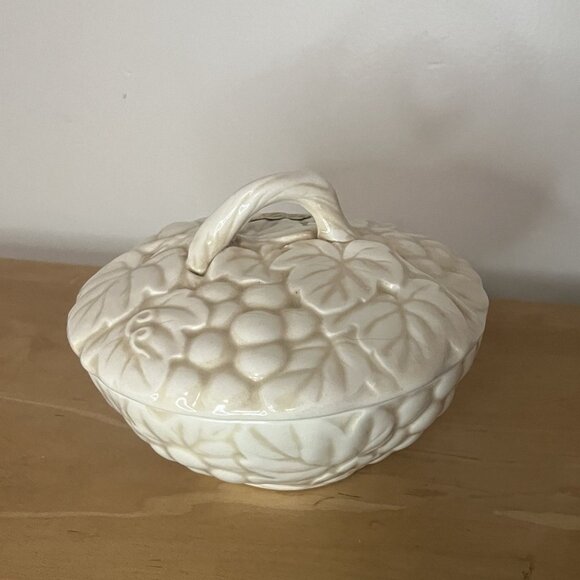 Vintage Ceramic Pottery Grapevine Metlox Poppytrail Covered Dish Handle - Picture 2 of 8